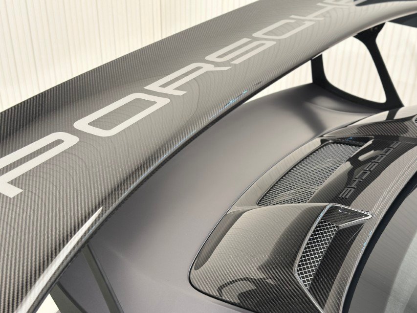Porsche 911 GT2 RS Weissach