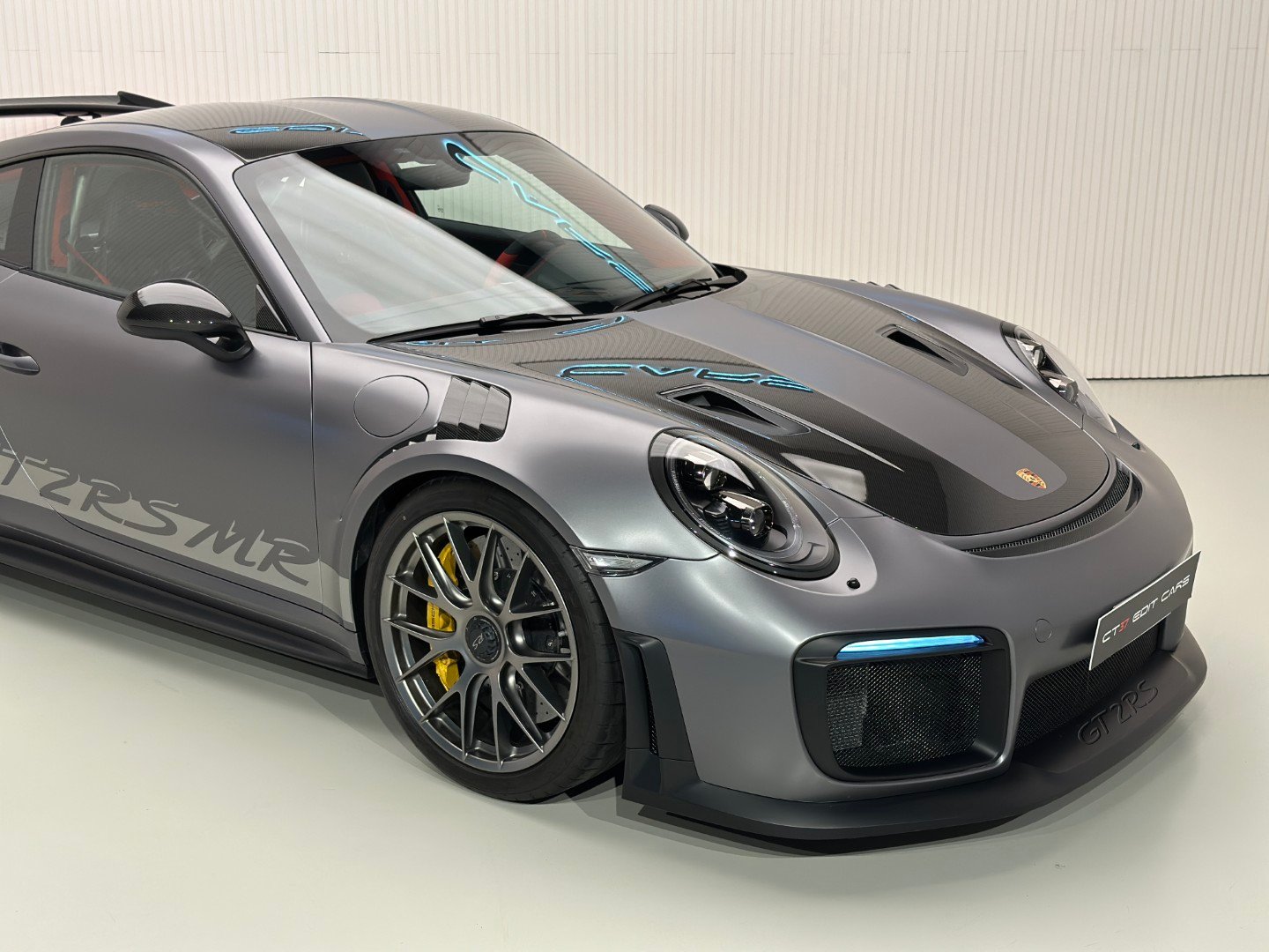 Porsche 911 GT2 RS Weissach