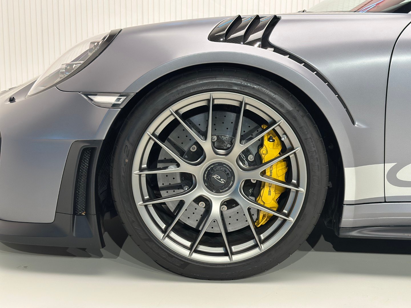 Porsche 911 GT2 RS Weissach