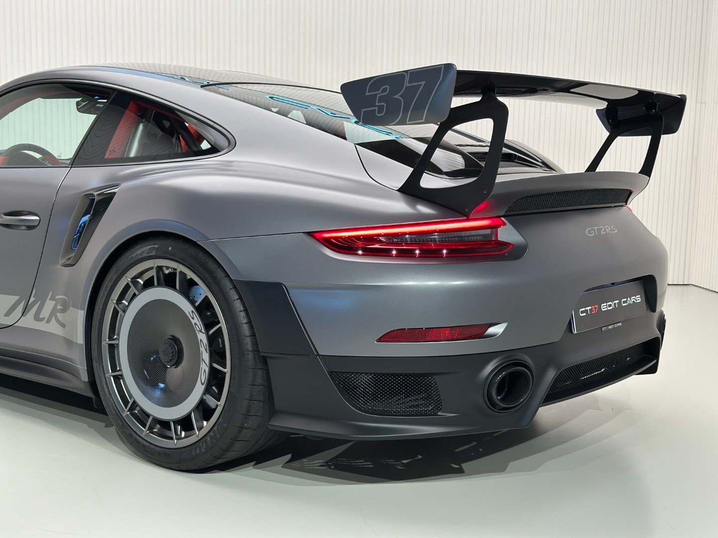 Porsche 911 GT2 RS Weissach