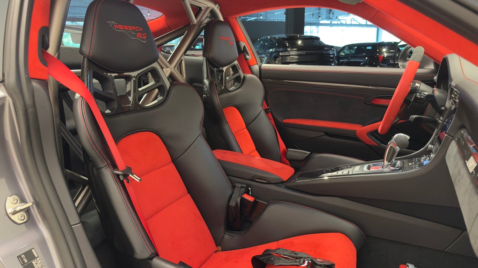 Porsche 911 GT2 RS Weissach