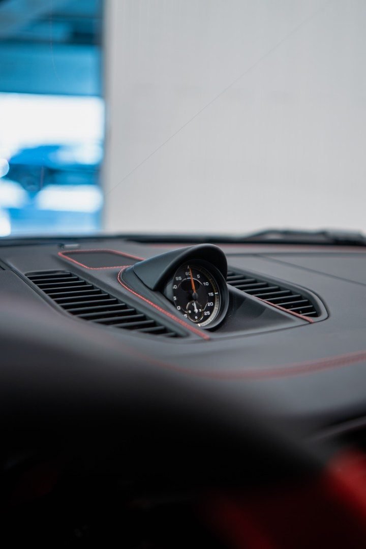 Porsche 911 GT2 RS Weissach