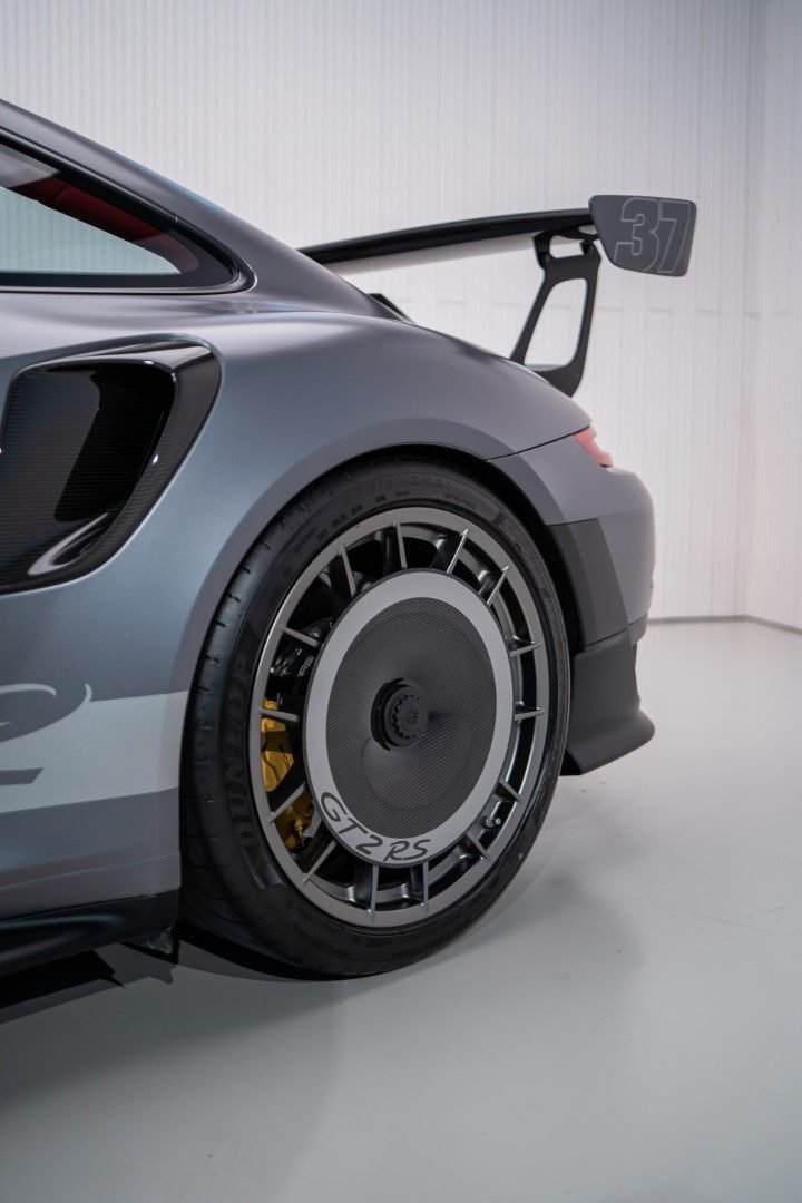 Porsche 911 GT2 RS Weissach