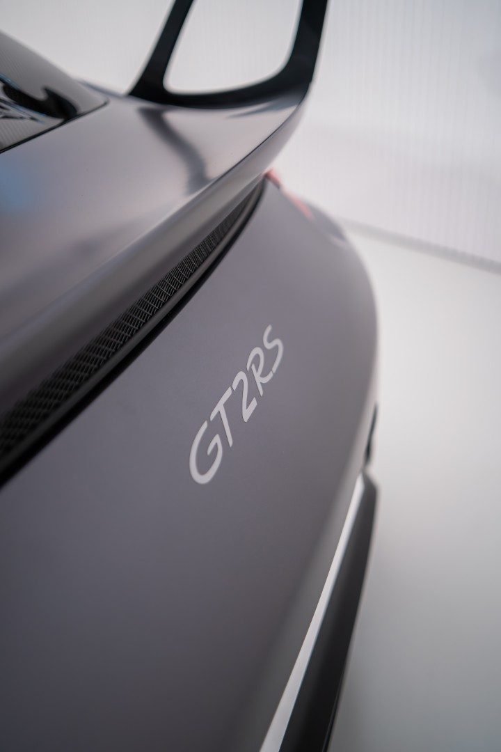 Porsche 911 GT2 RS Weissach