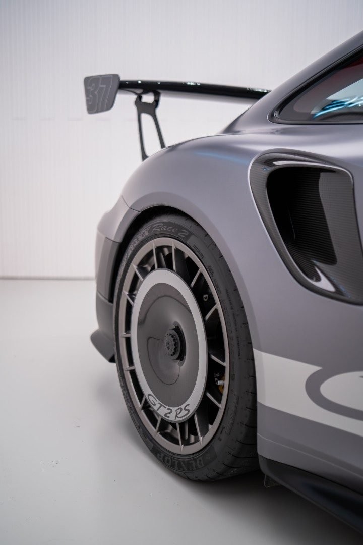 Porsche 911 GT2 RS Weissach