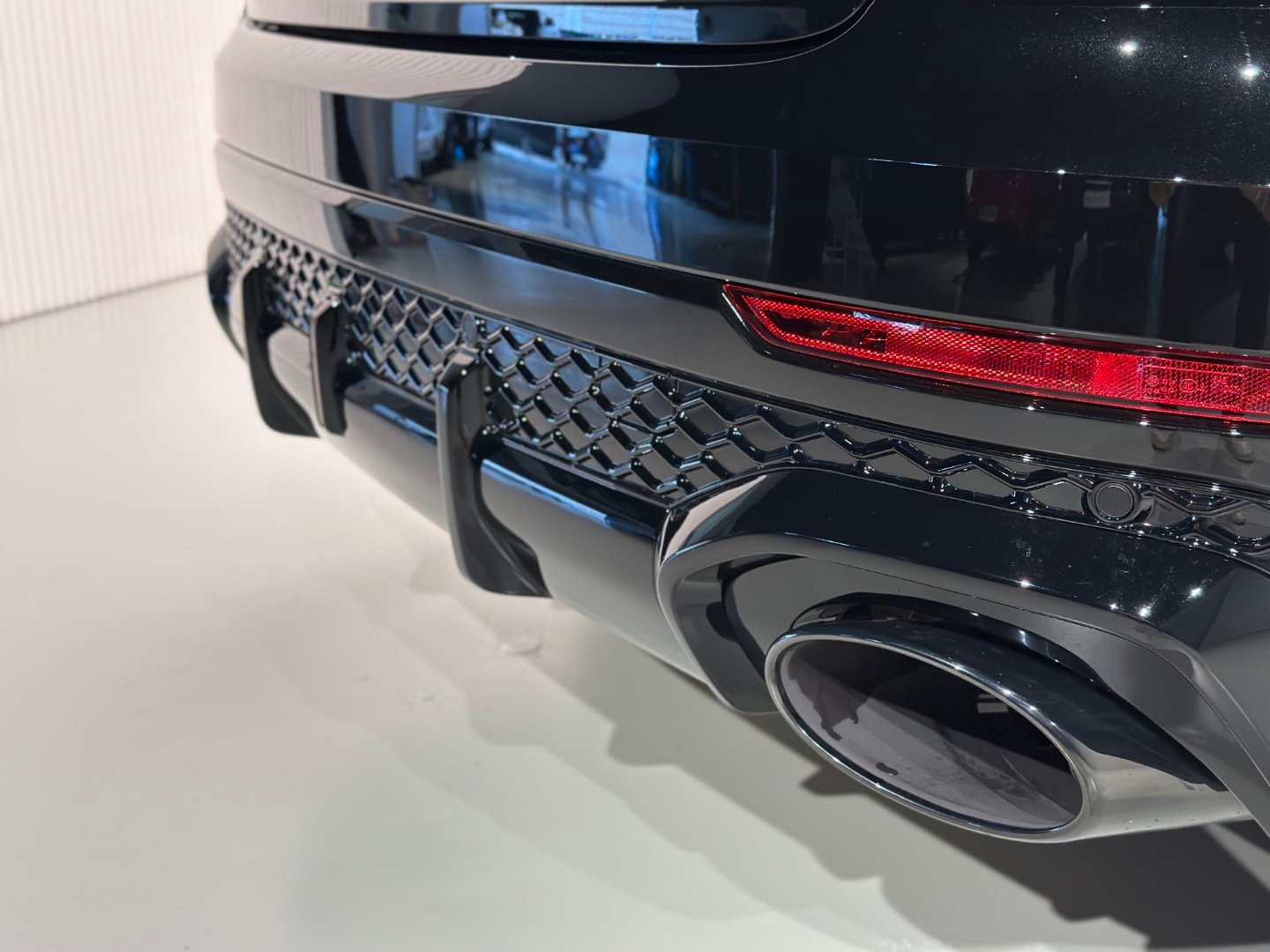 Audi RSQ8 Performance