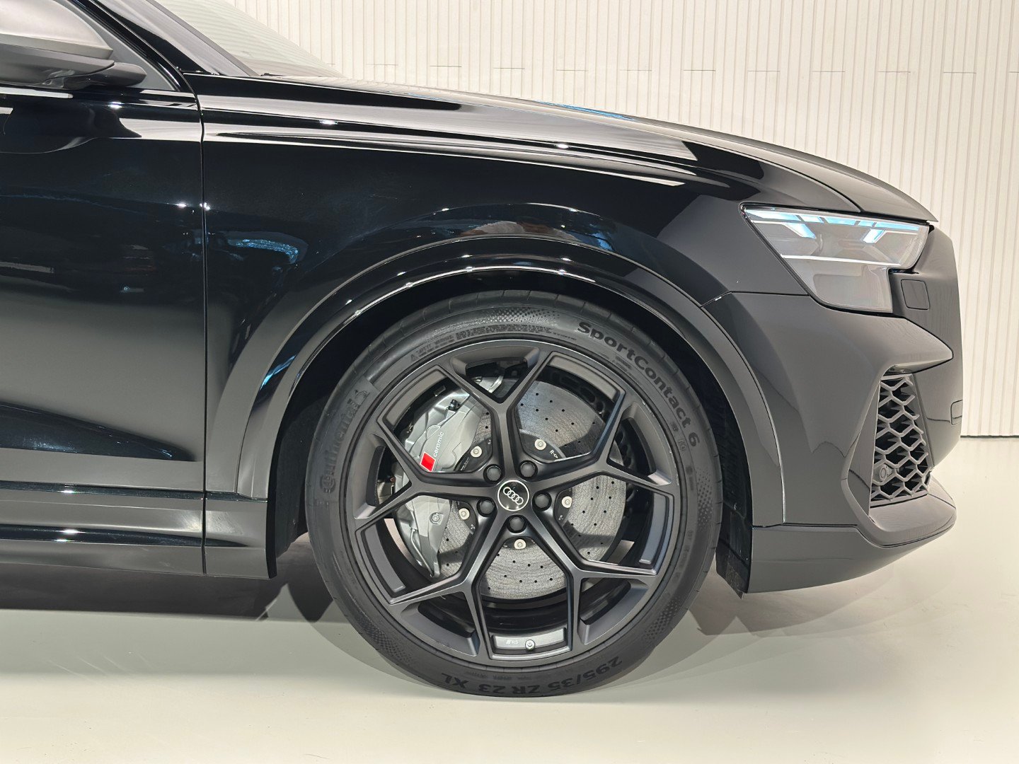 Audi RSQ8 Performance