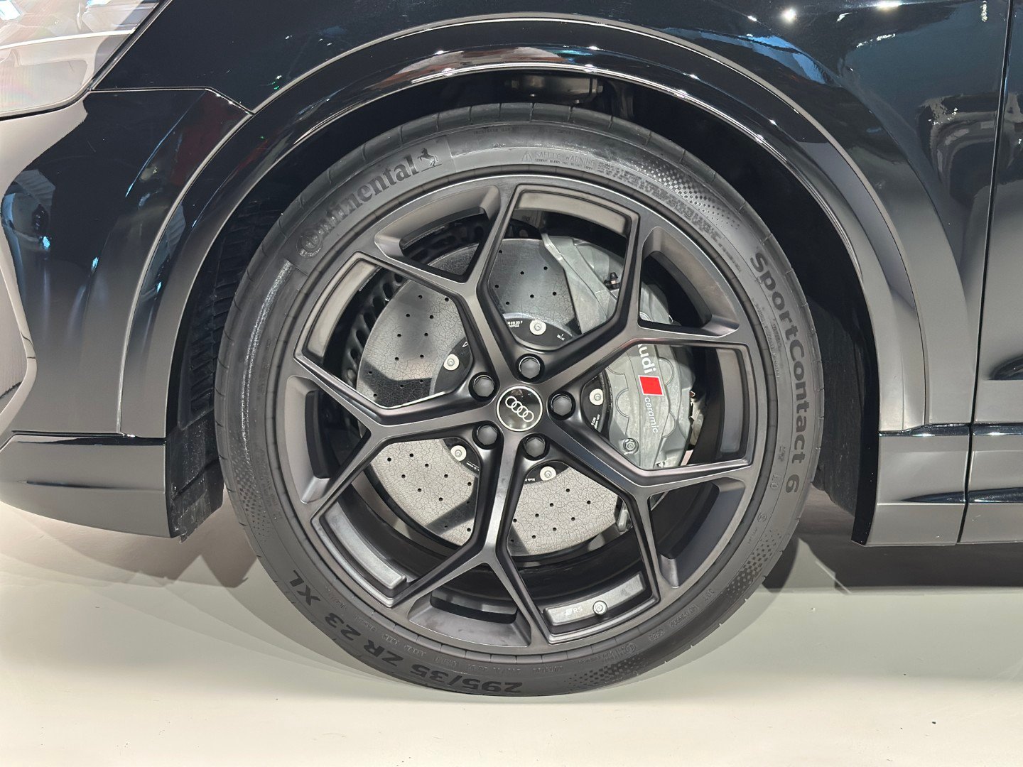 Audi RSQ8 Performance