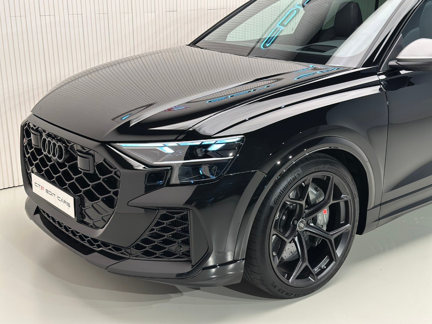 Audi RSQ8 Performance