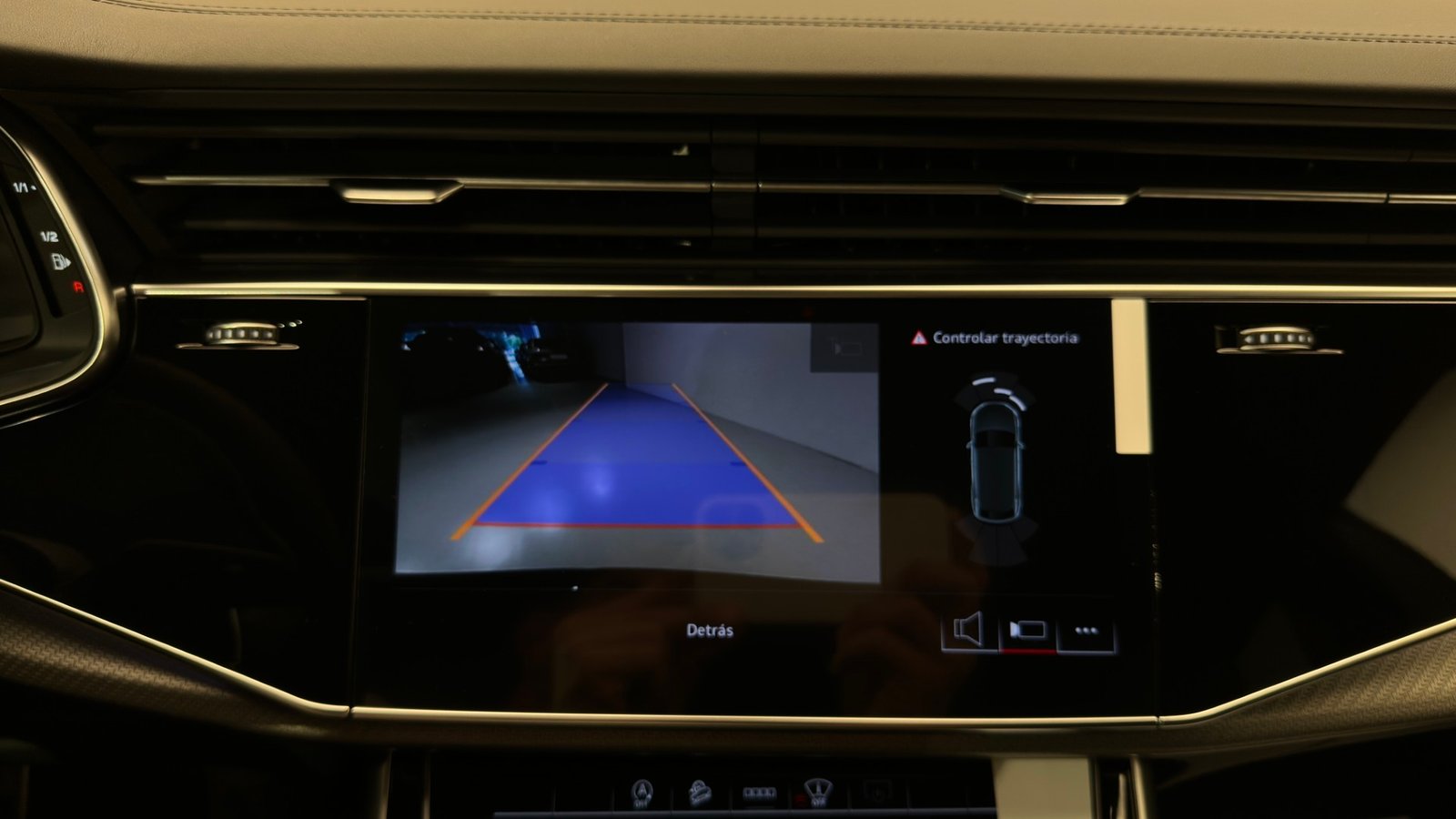 Audi RSQ8 Performance