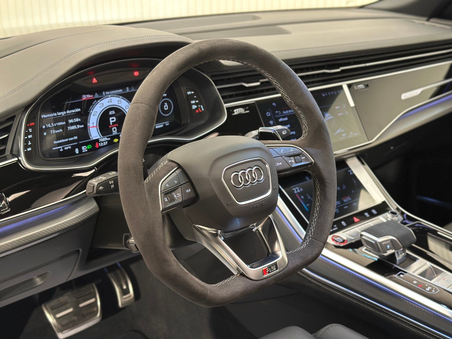 Audi RSQ8 Performance