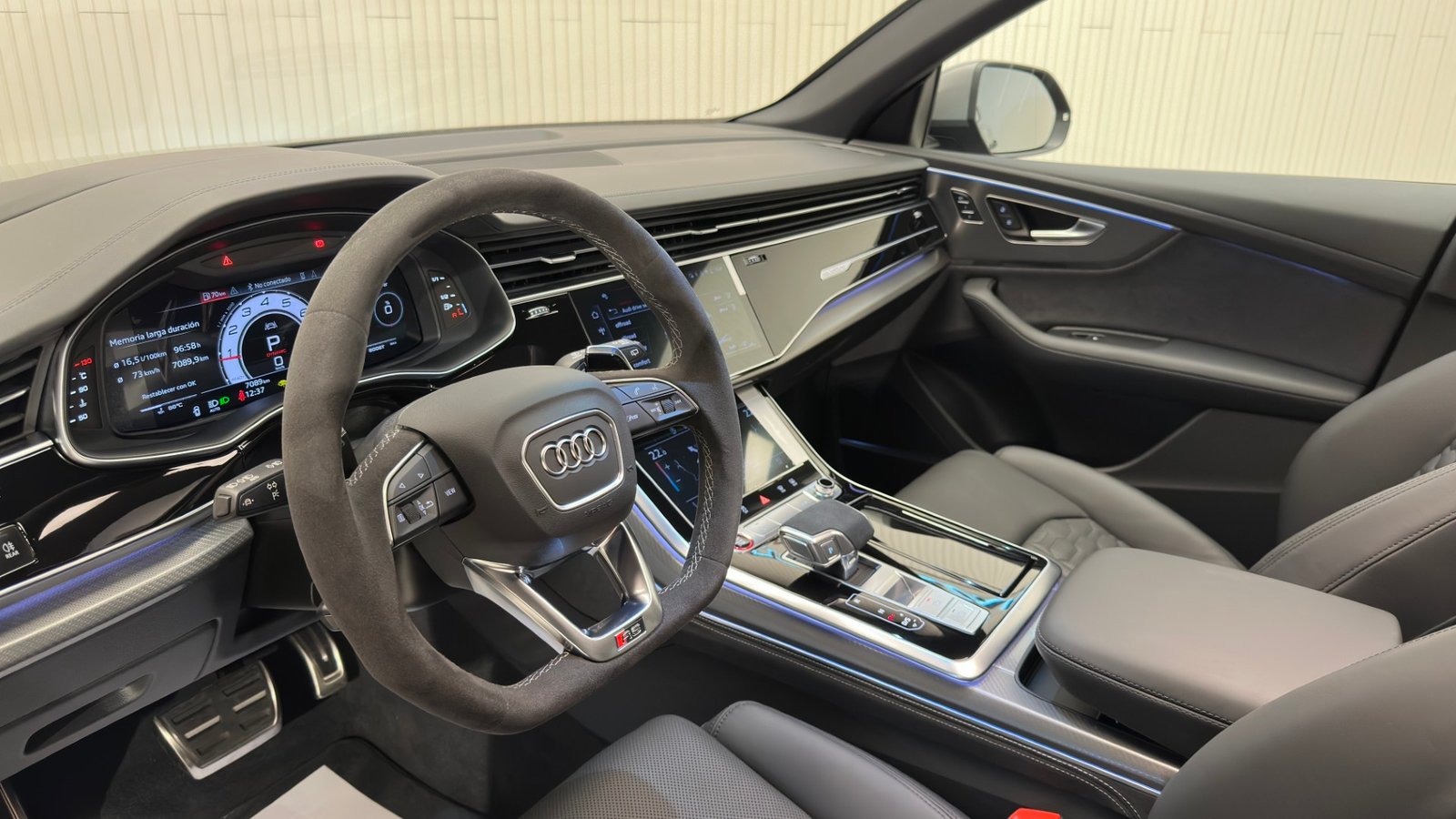 Audi RSQ8 Performance