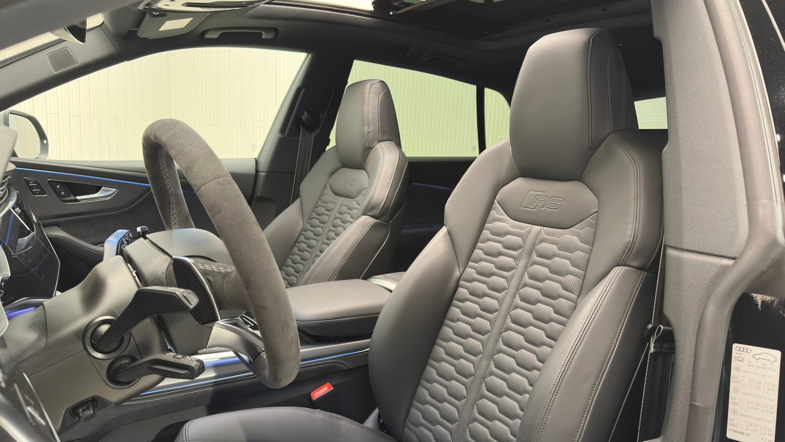 Audi RSQ8 Performance