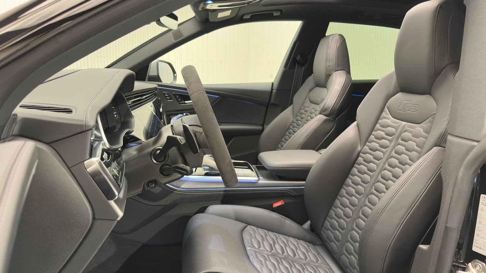 Audi RSQ8 Performance