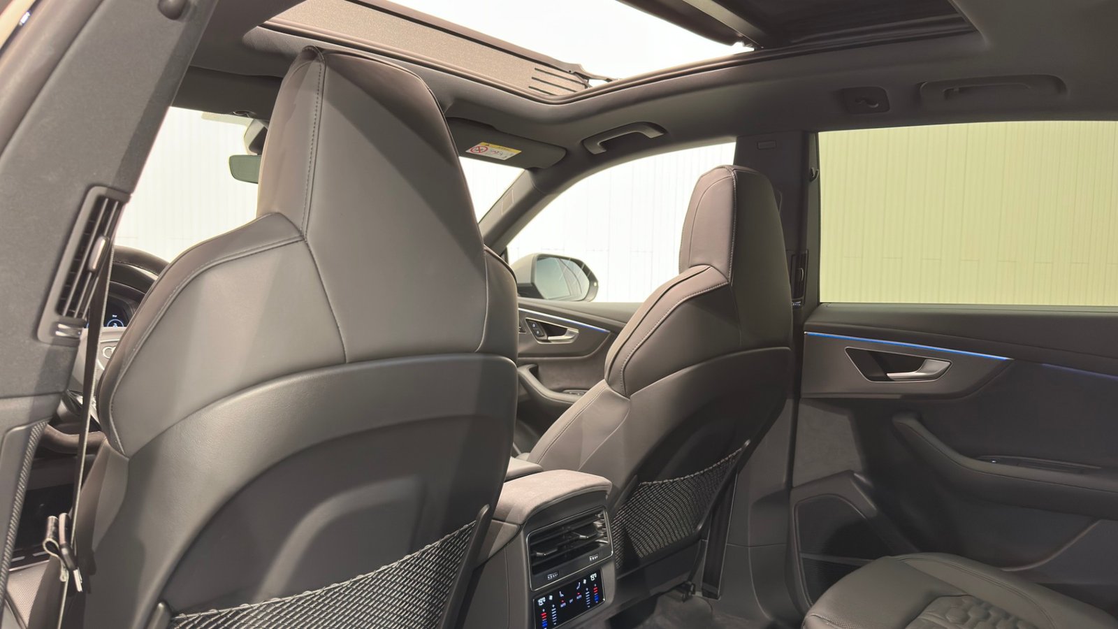 Audi RSQ8 Performance