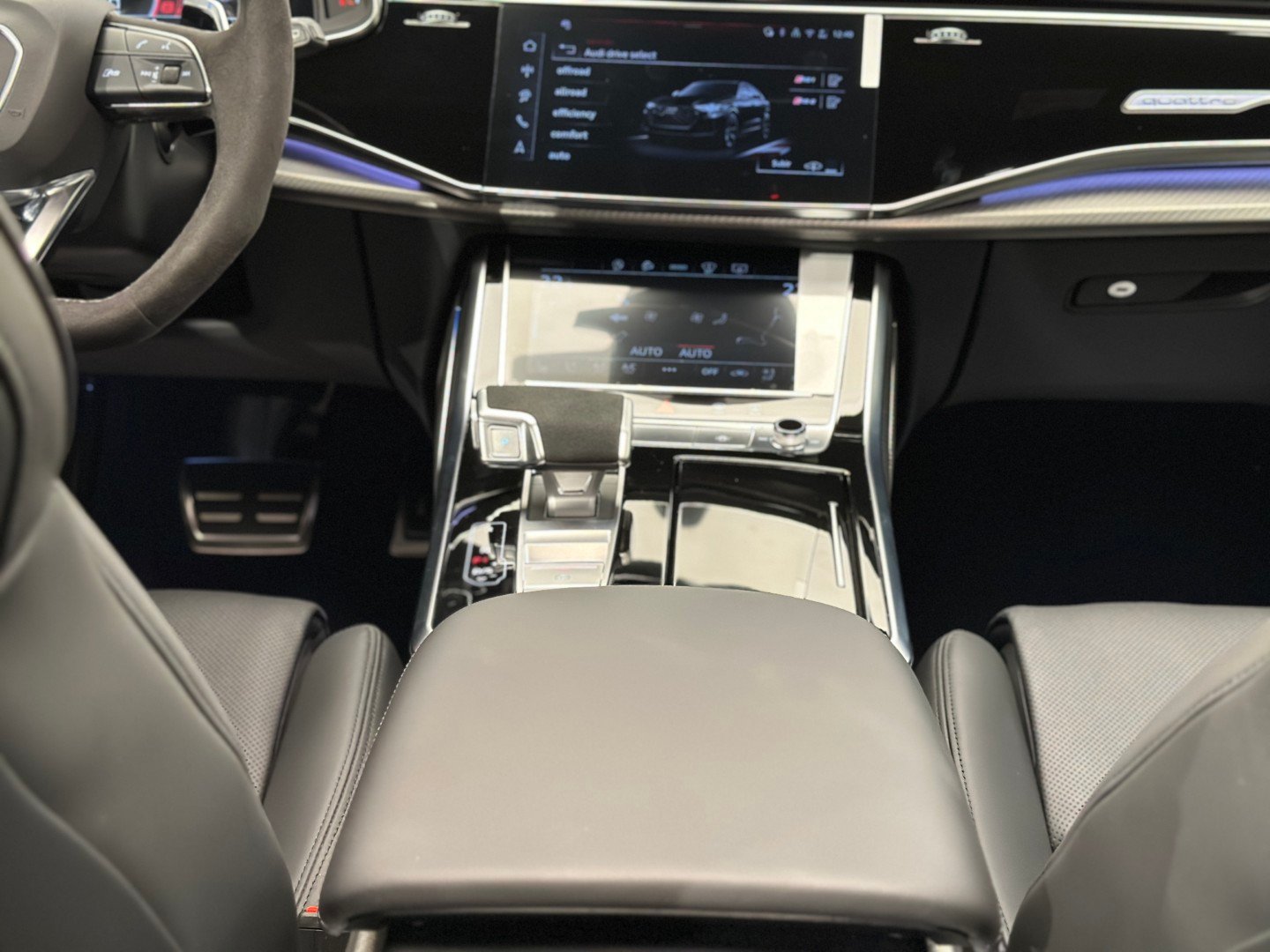 Audi RSQ8 Performance