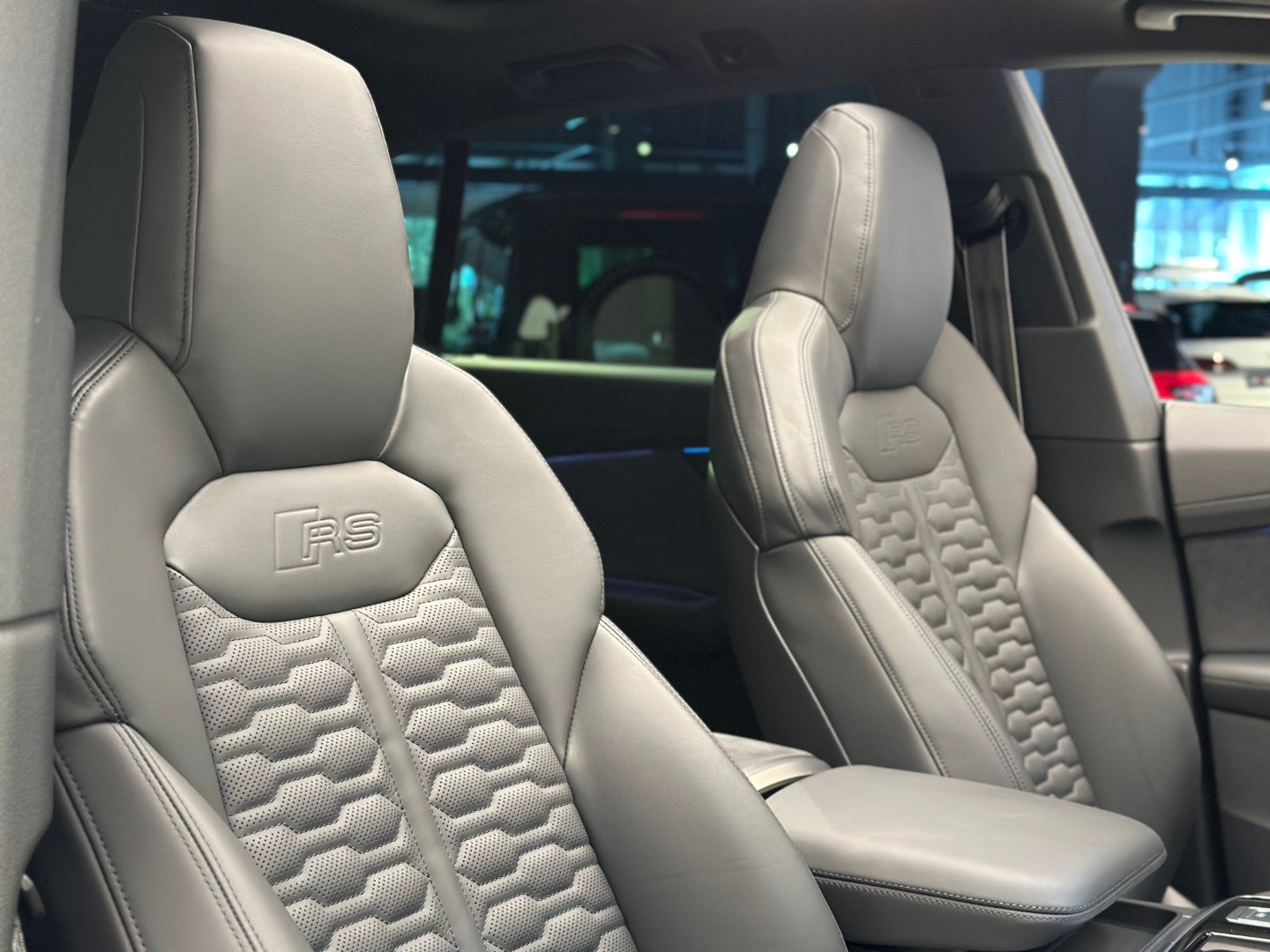 Audi RSQ8 Performance